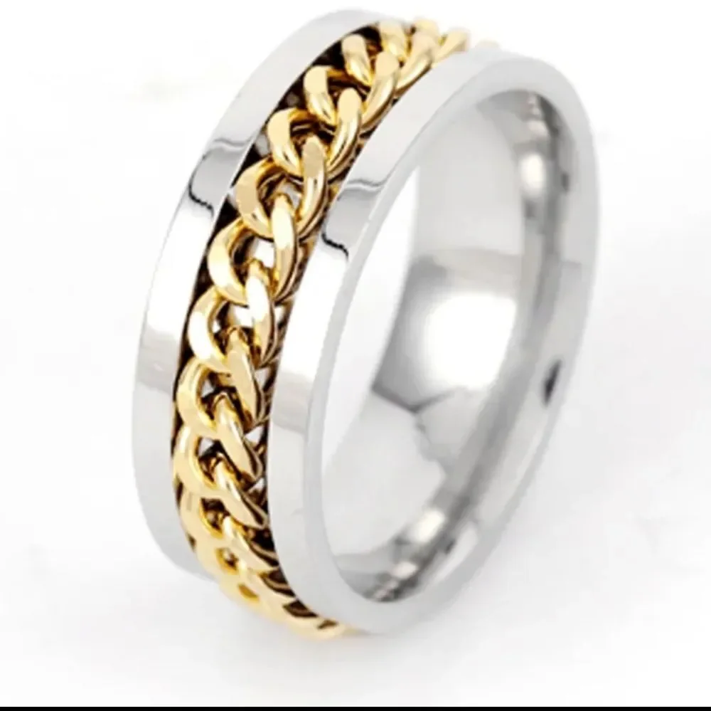 Polished Silver Titanium Ring with Gold Chain
